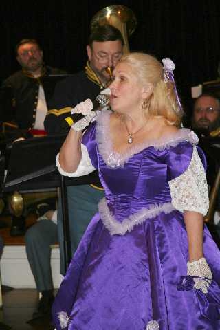 The guests are treated to a lovely vocal solo 'Aura Lea' from Dawn Henry.